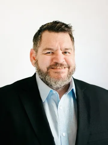 Portrait image of Junior Potgieter, Global Strategy Head, Minerals & Mining